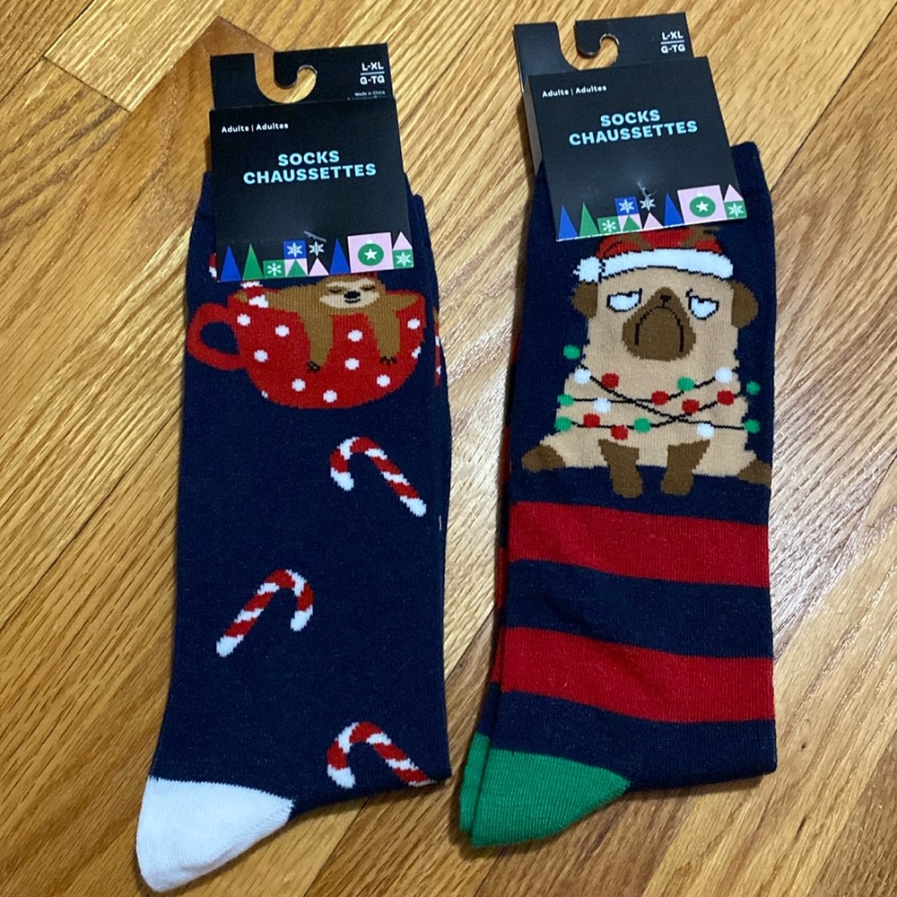 2/$10 🇨🇦 Two Pairs of Men’s Holiday Socks - size 9-12